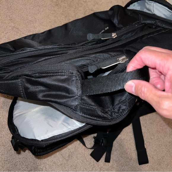 The North Face Backpack Overhaul 40 - Picture 4 of 15